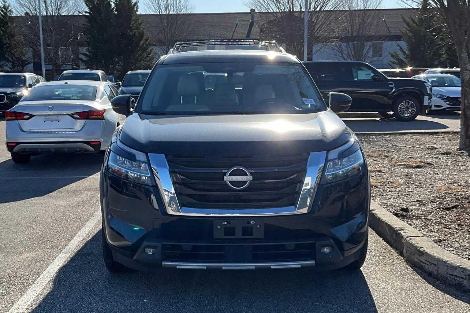 2022 Nissan Pathfinder SL - Photo 2