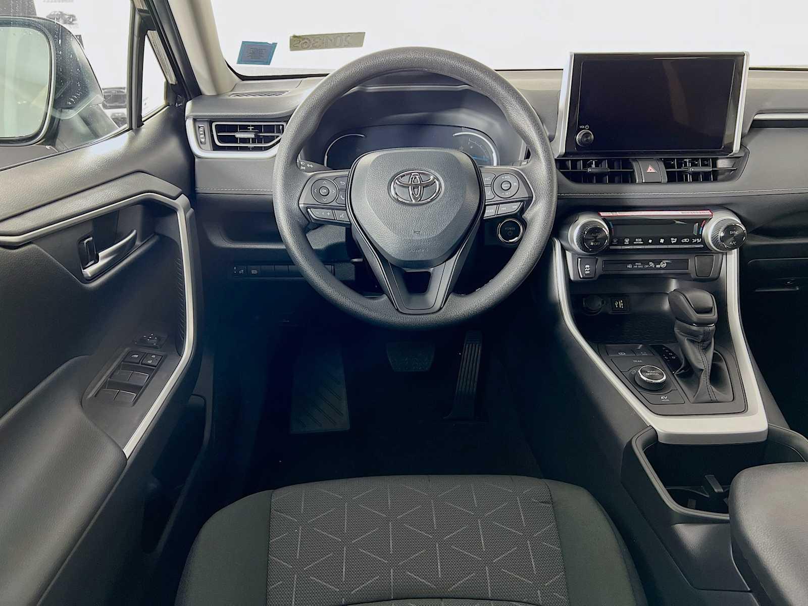 2024 Toyota RAV4 Hybrid XLE - Photo 15