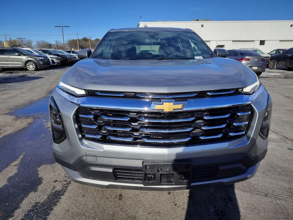 2025 Chevrolet Equinox AWD LT - Photo 2