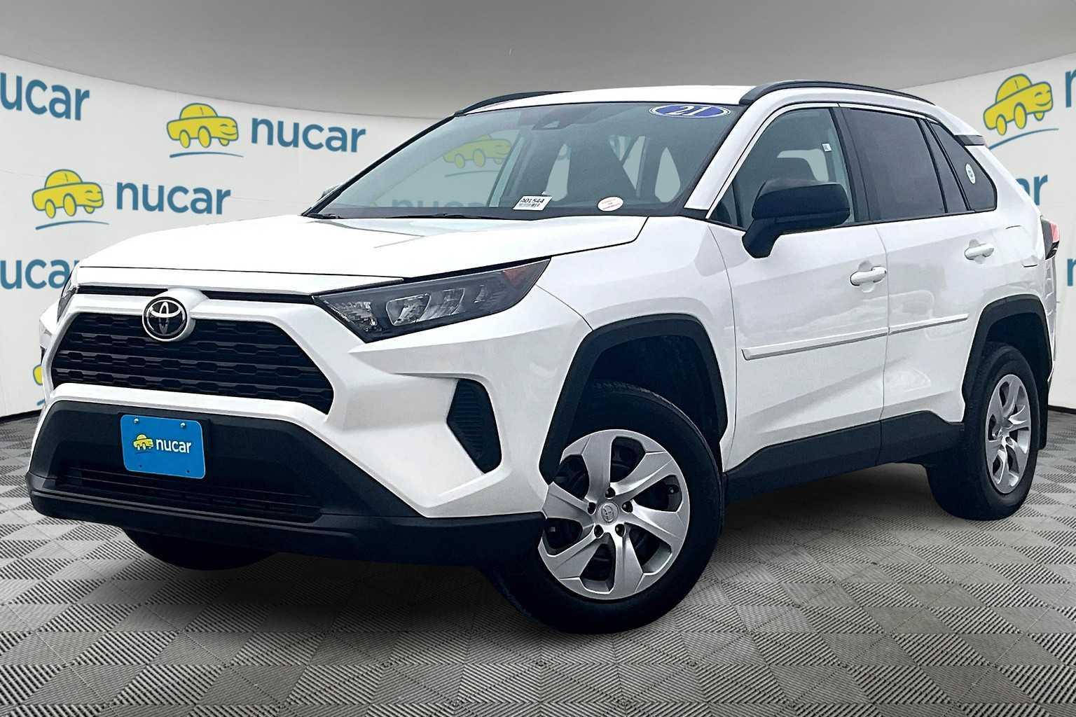 2021 Toyota RAV4 LE - Photo 3