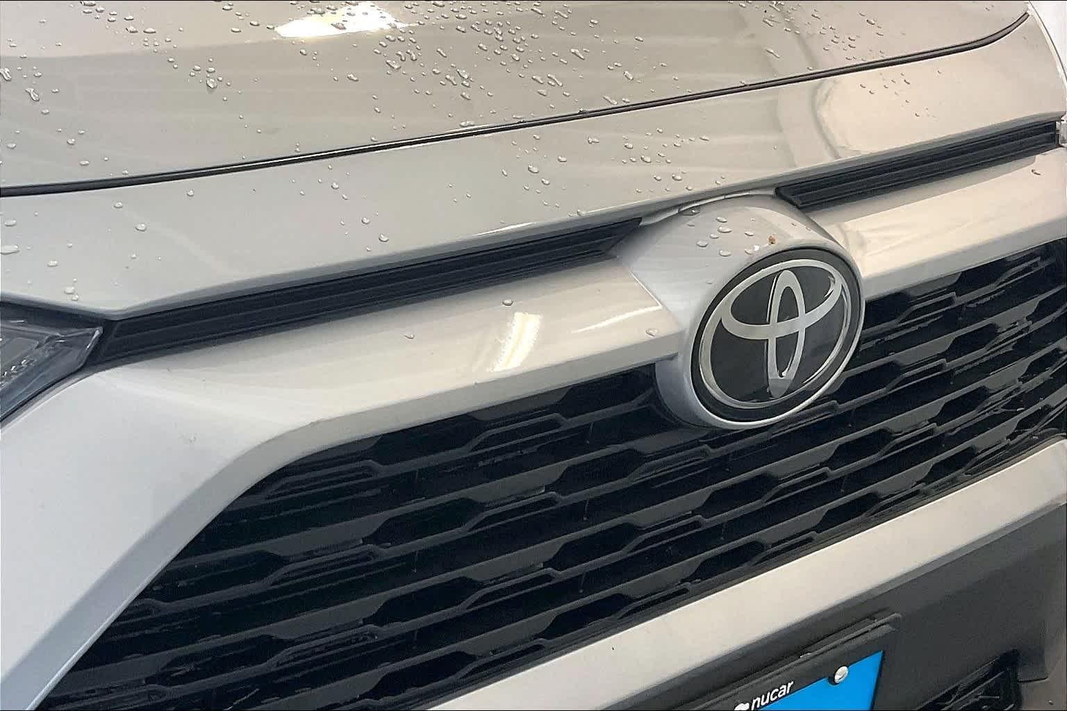 2024 Toyota RAV4 LE - Photo 31