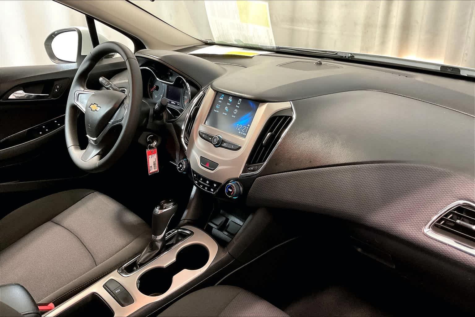 2018 Chevrolet Cruze LS - Photo 14