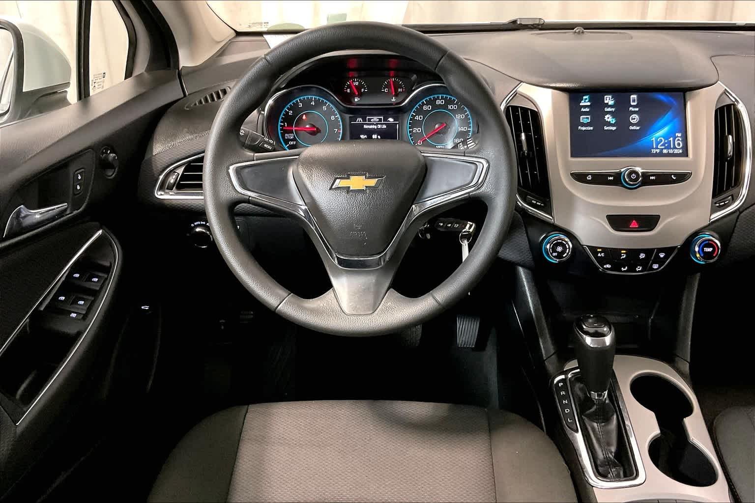 2018 Chevrolet Cruze LS - Photo 17