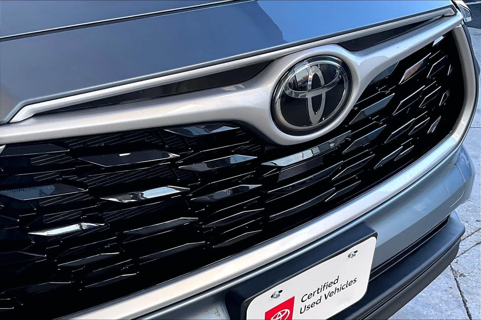 2021 Toyota Highlander LE - Photo 32