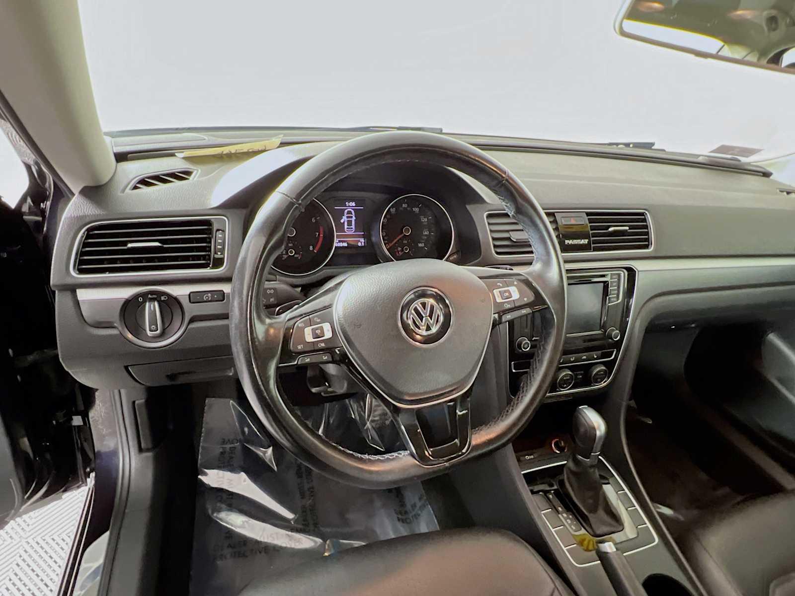 2018 Volkswagen Passat 2.0T S - Photo 11