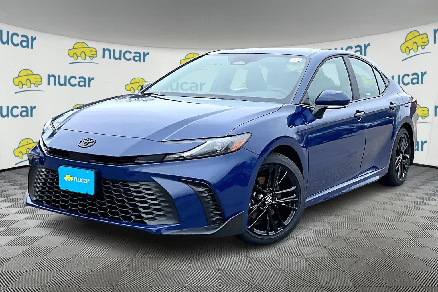 2025 Toyota Camry SE - Photo 4