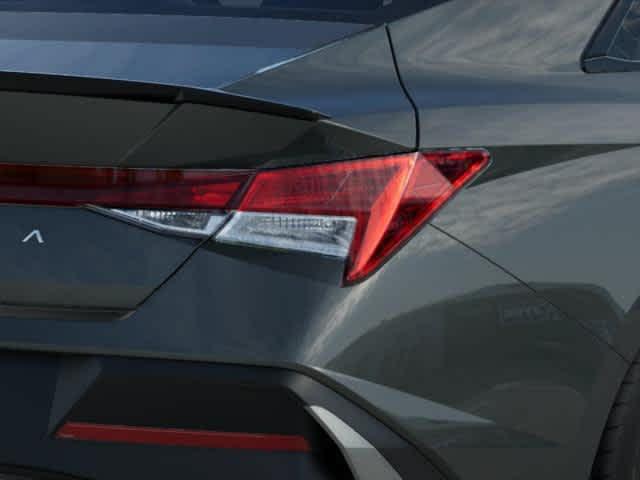 2025 Hyundai Elantra SEL Sport - Photo 11