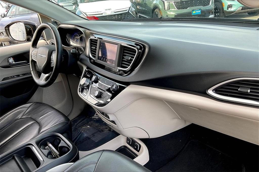 2020 Chrysler Pacifica Touring L - Photo 13