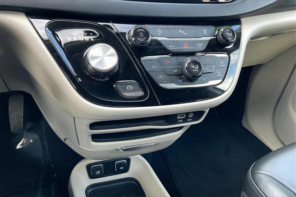 2020 Chrysler Pacifica Touring L - Photo 25