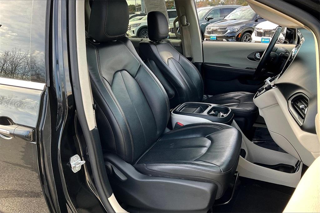 2020 Chrysler Pacifica Touring L - Photo 10