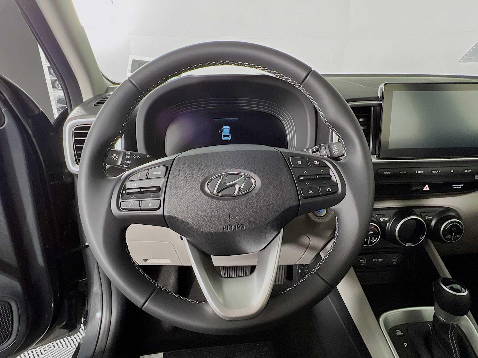 2025 Hyundai Venue SEL - Photo 7