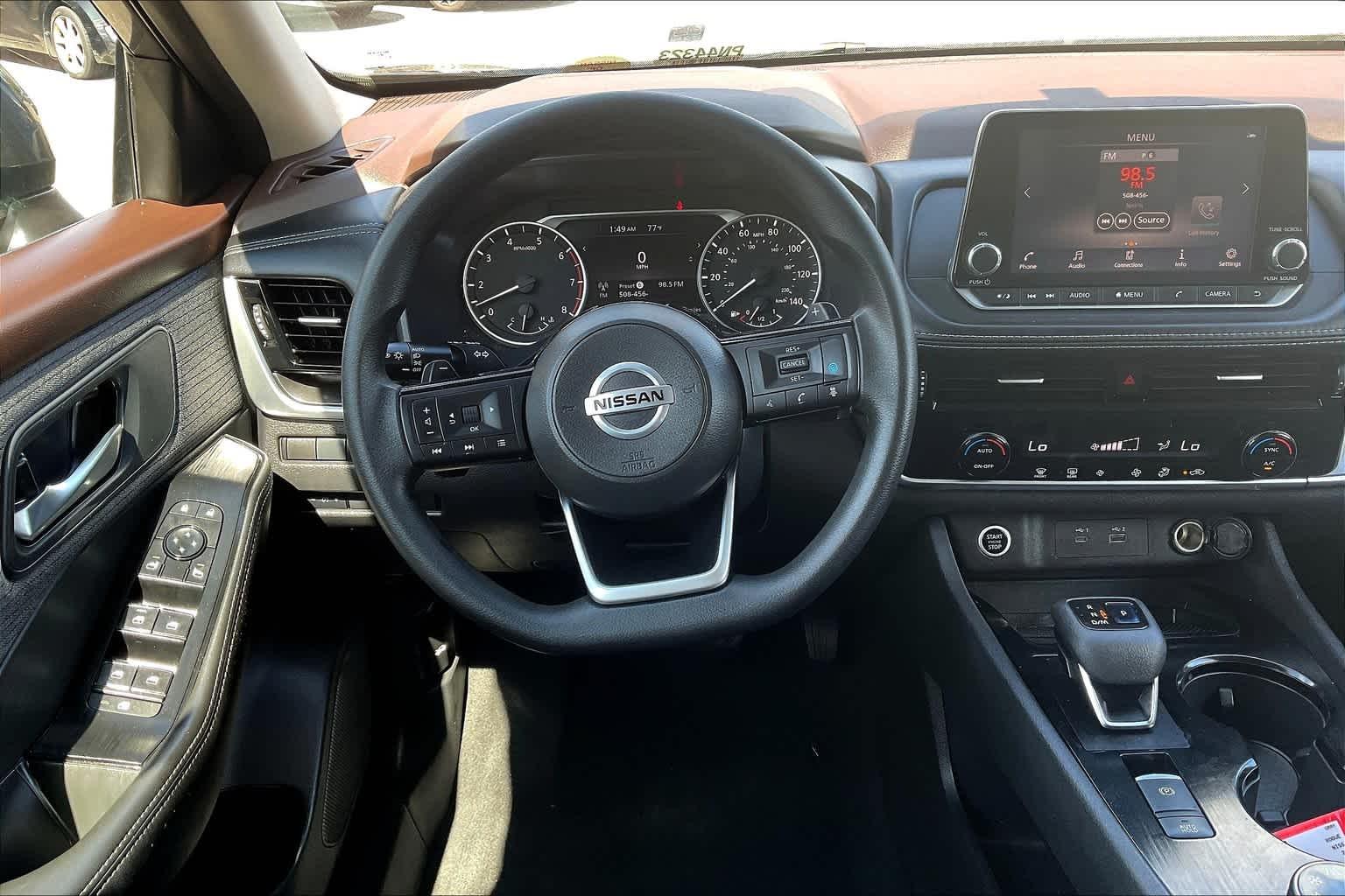 2021 Nissan Rogue SV - Photo 18