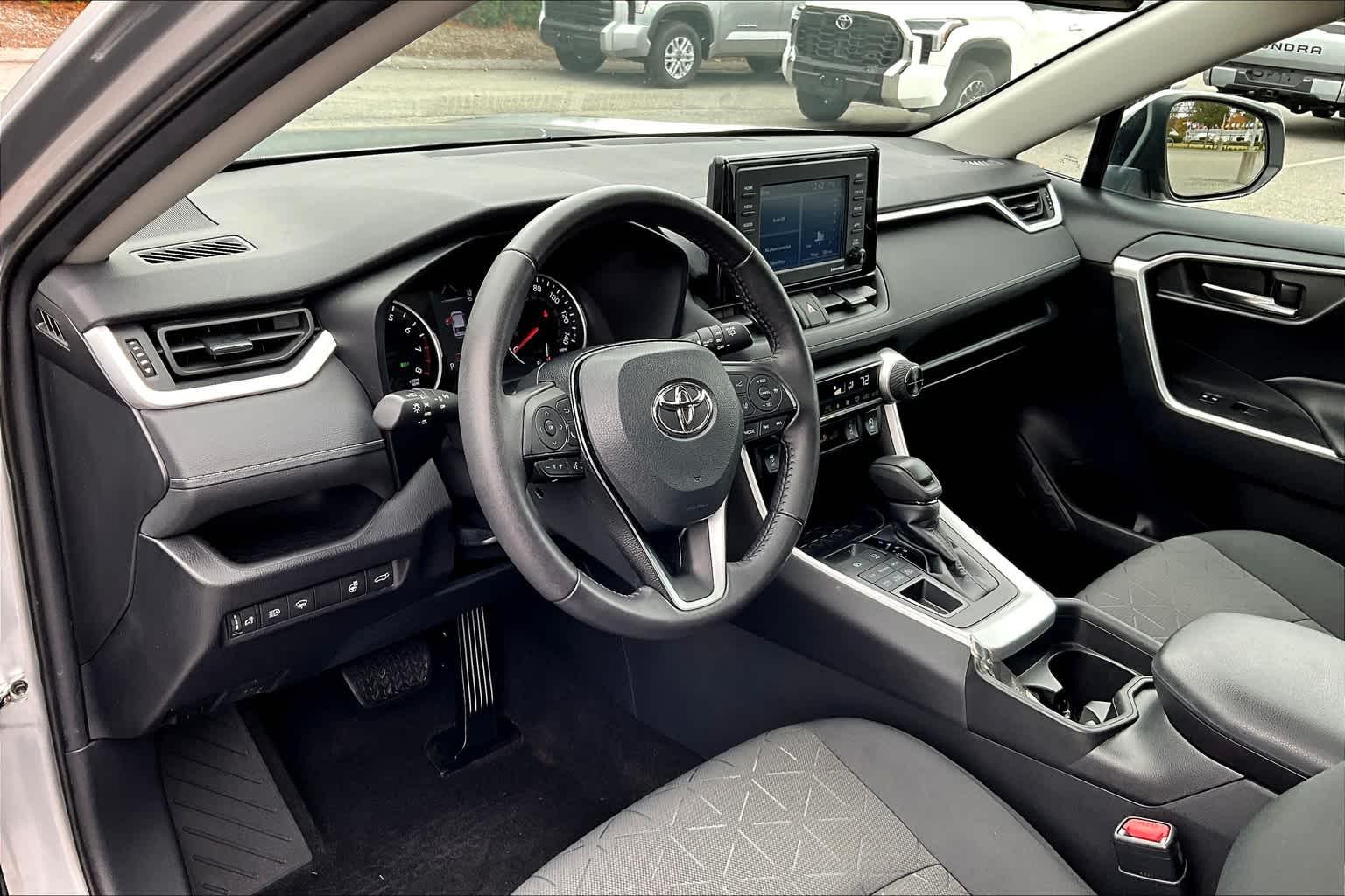 2021 Toyota RAV4 XLE - Photo 8