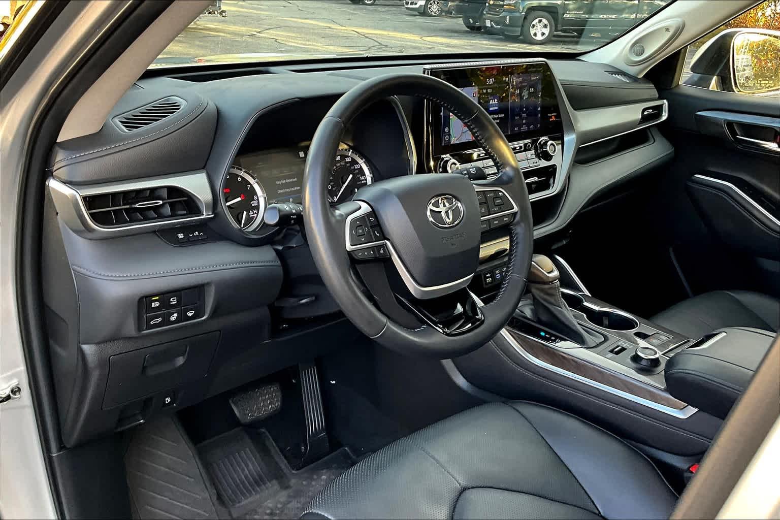 2022 Toyota Highlander Platinum - Photo 8