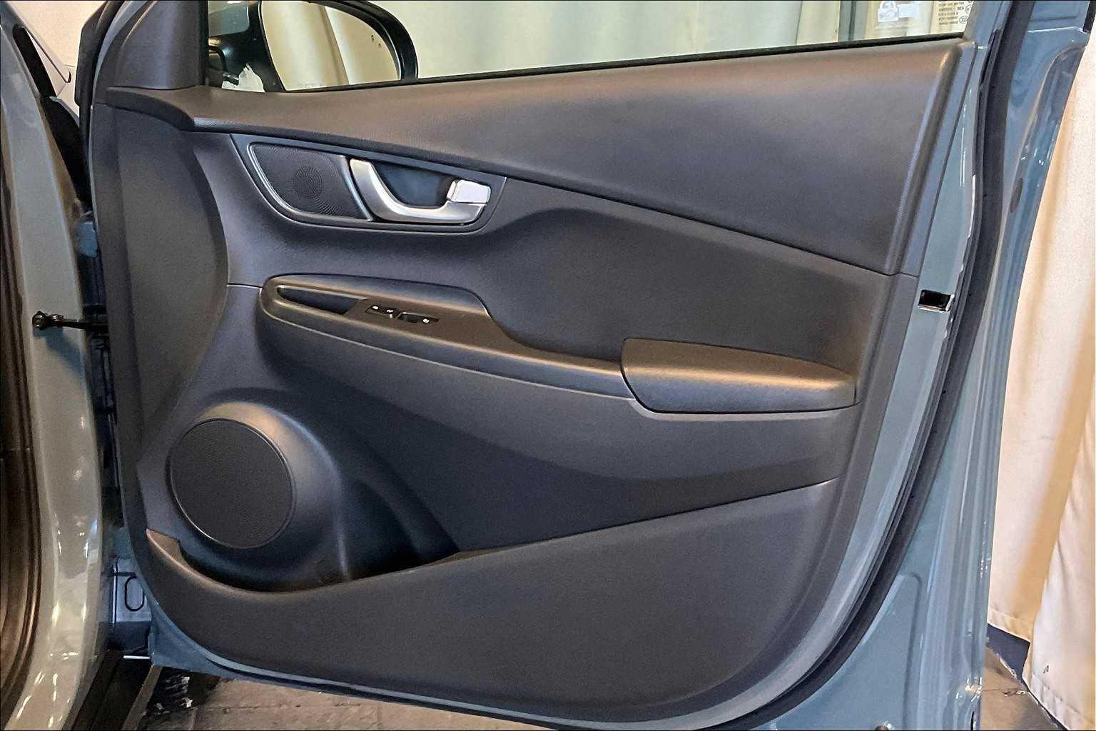 2022 Hyundai Kona Electric SEL - Photo 12