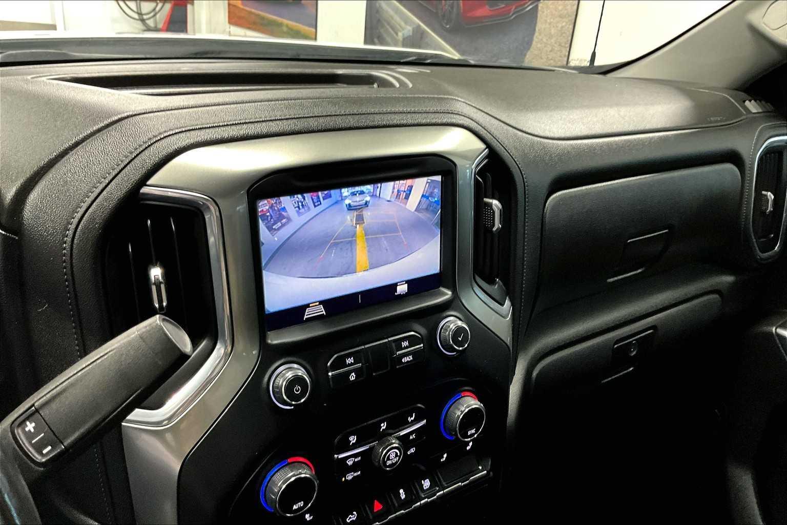 2021 Chevrolet Silverado 1500 LT 4WD Crew Cab 157 - Photo 19