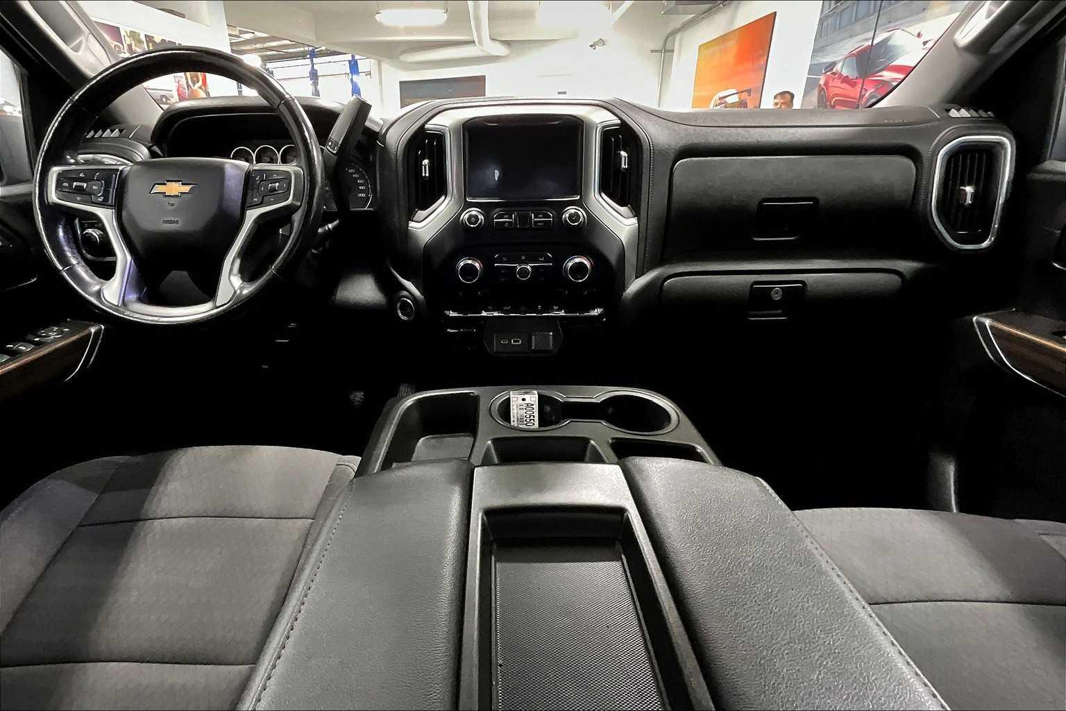 2021 Chevrolet Silverado 1500 LT 4WD Crew Cab 157 - Photo 21