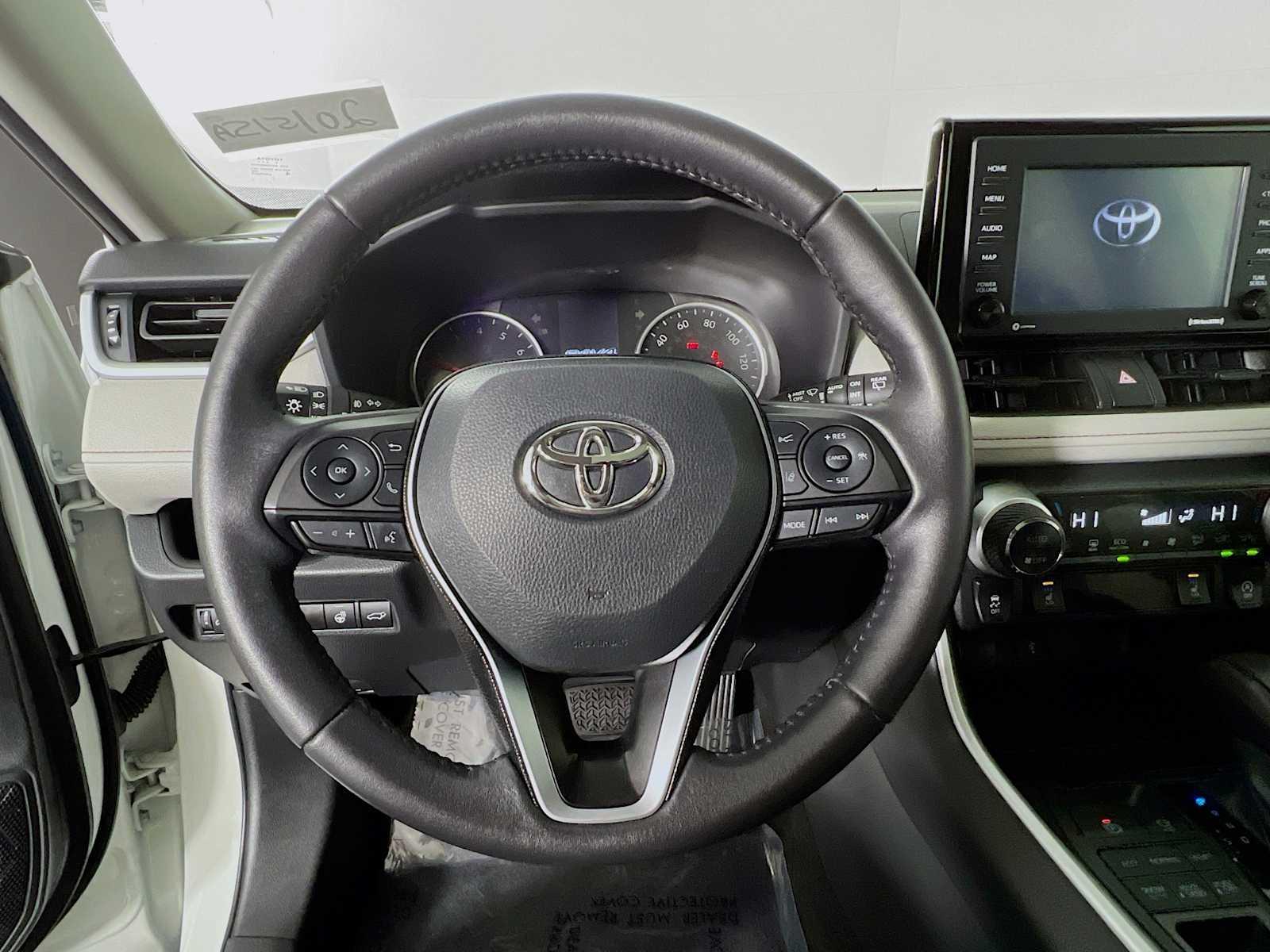 2021 Toyota RAV4 XLE - Photo 11