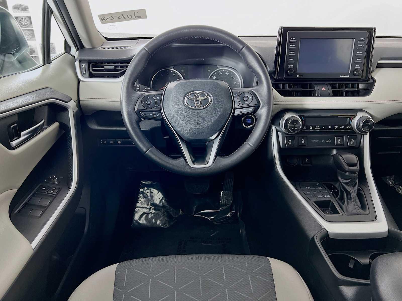 2021 Toyota RAV4 XLE - Photo 23