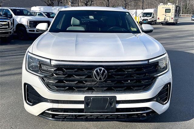 2024 Volkswagen Atlas Cross Sport 2.0T SEL R-Line - Photo 2