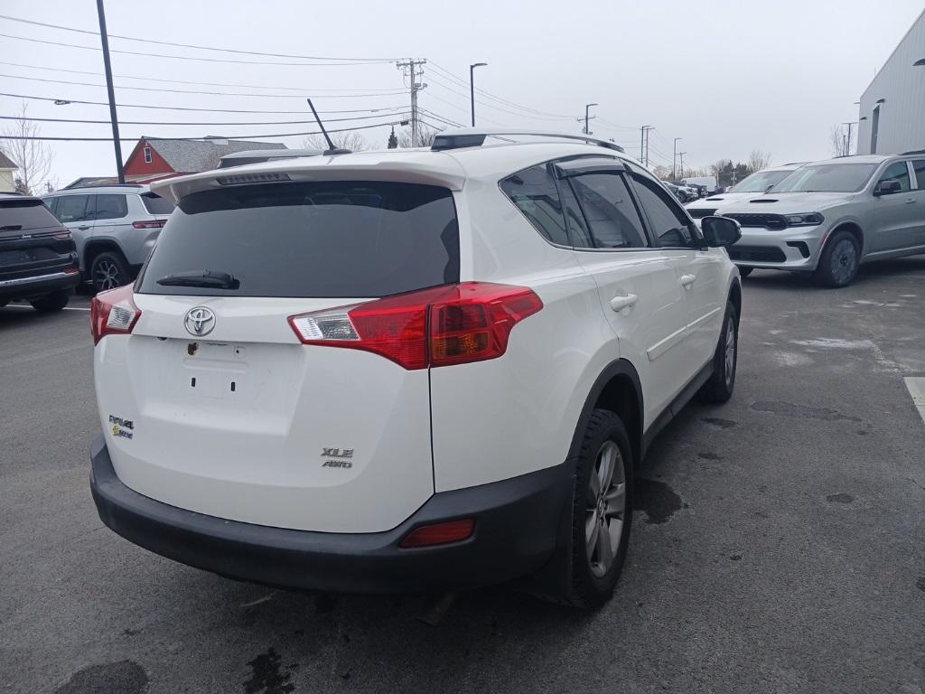 2015 Toyota RAV4 XLE - Photo 4