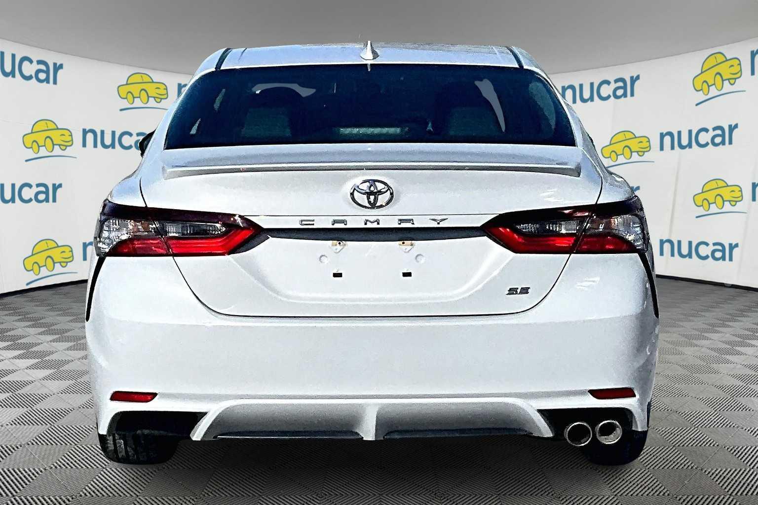 2022 Toyota Camry SE - Photo 5