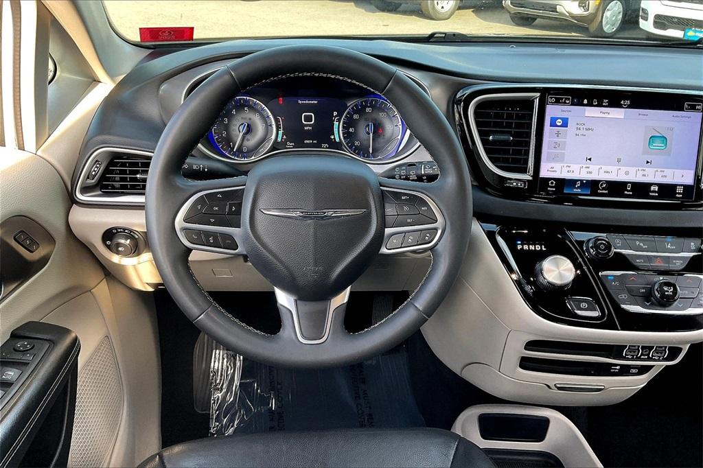 2022 Chrysler Pacifica Touring L - Photo 17