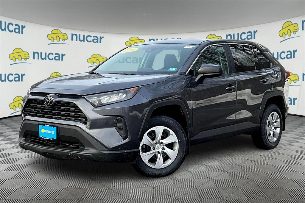 2022 Toyota RAV4 LE - Photo 3