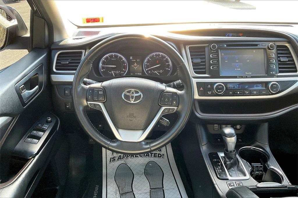 2018 Toyota Highlander SE - Photo 18