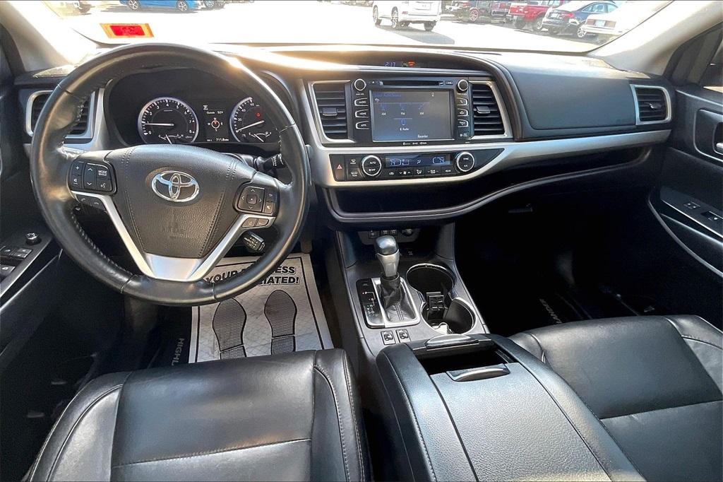 2018 Toyota Highlander SE - Photo 22