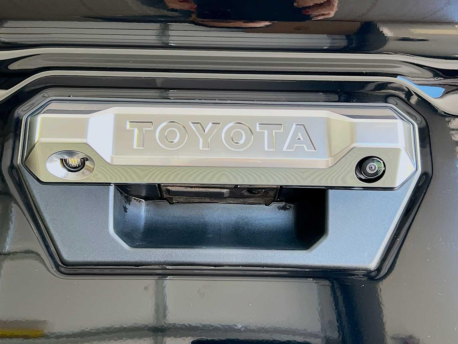 2024 Toyota Tacoma Limited - Photo 17