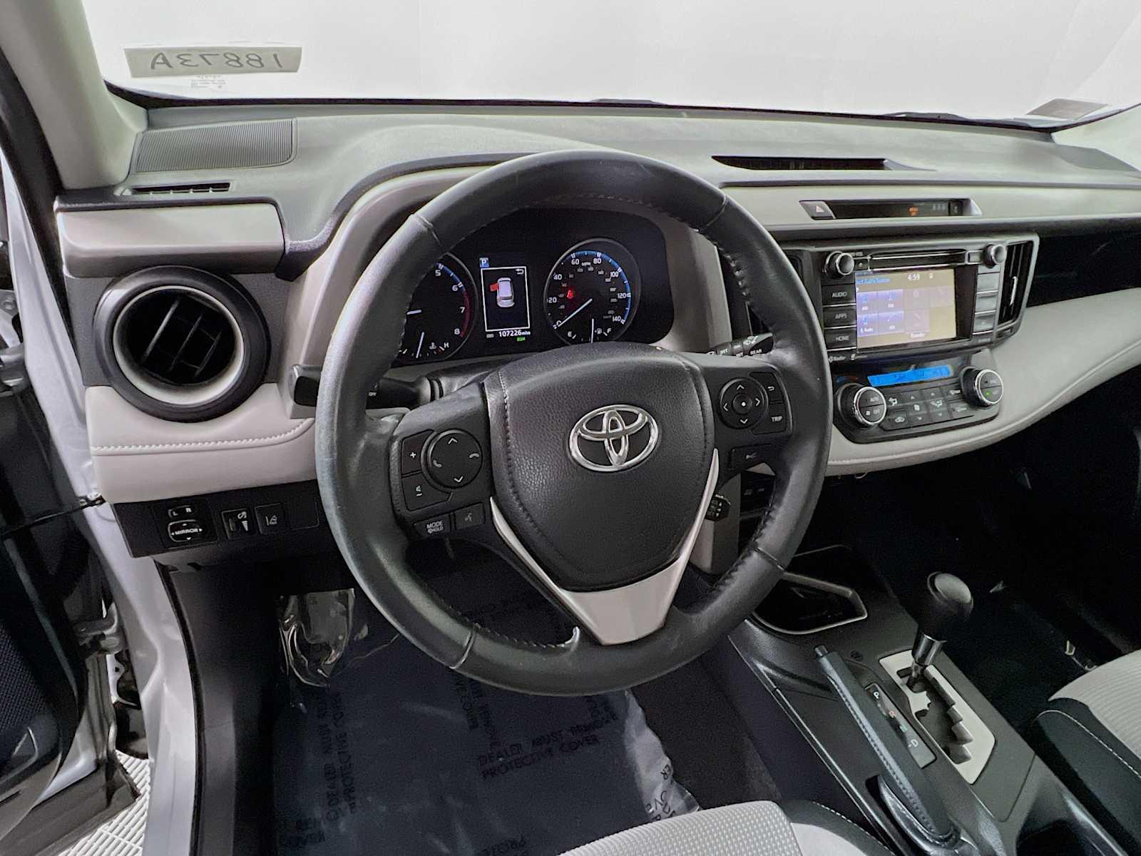 2017 Toyota RAV4 XLE - Photo 11