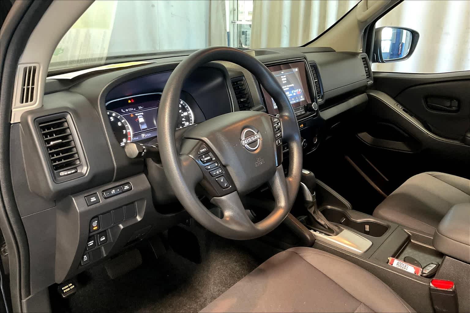 2022 Nissan Frontier S Crew Cab 4x4 Auto - Photo 8