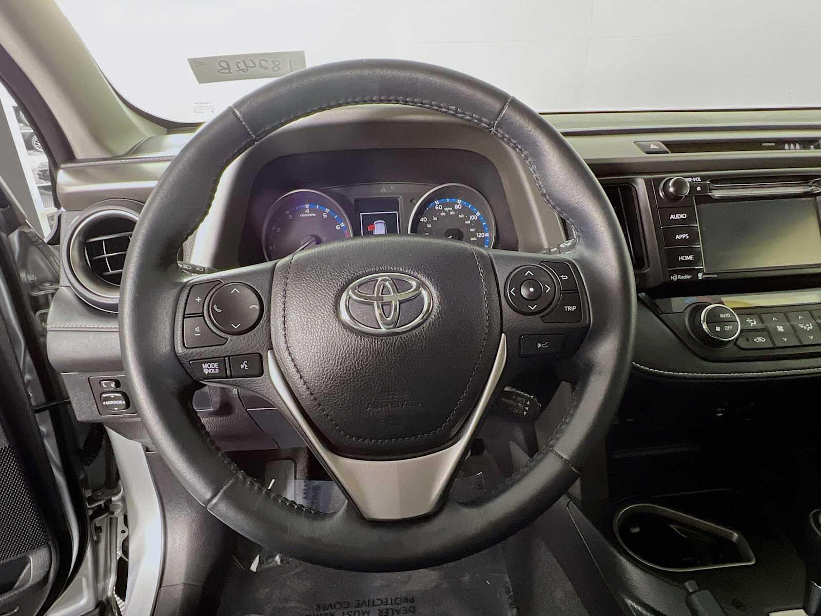 2017 Toyota RAV4 XLE - Photo 11