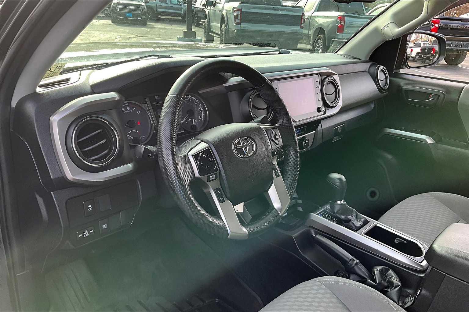 2022 Toyota Tacoma SR5 - Photo 8