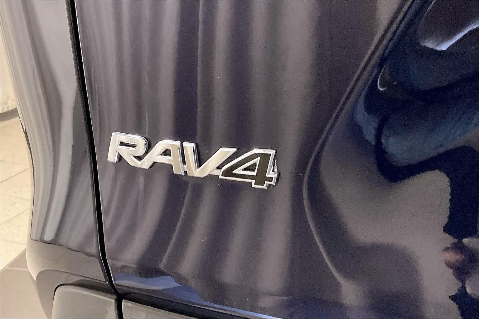 2023 Toyota RAV4 XLE - Photo 27