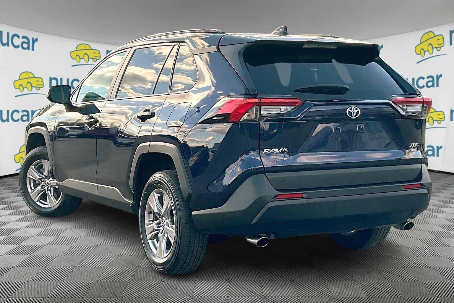 2023 Toyota RAV4 XLE - Photo 4