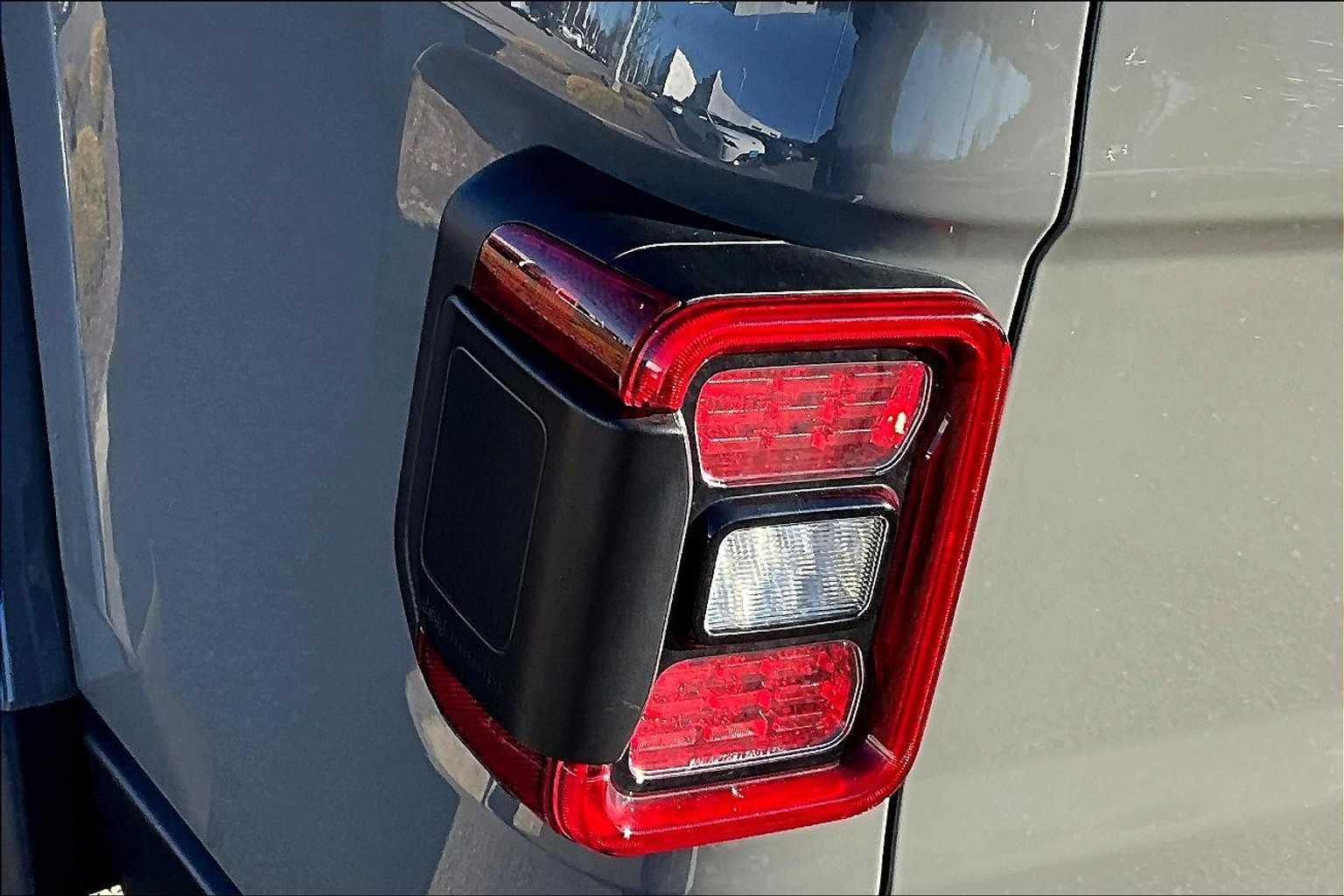 2021 Jeep Gladiator Mojave - Photo 32