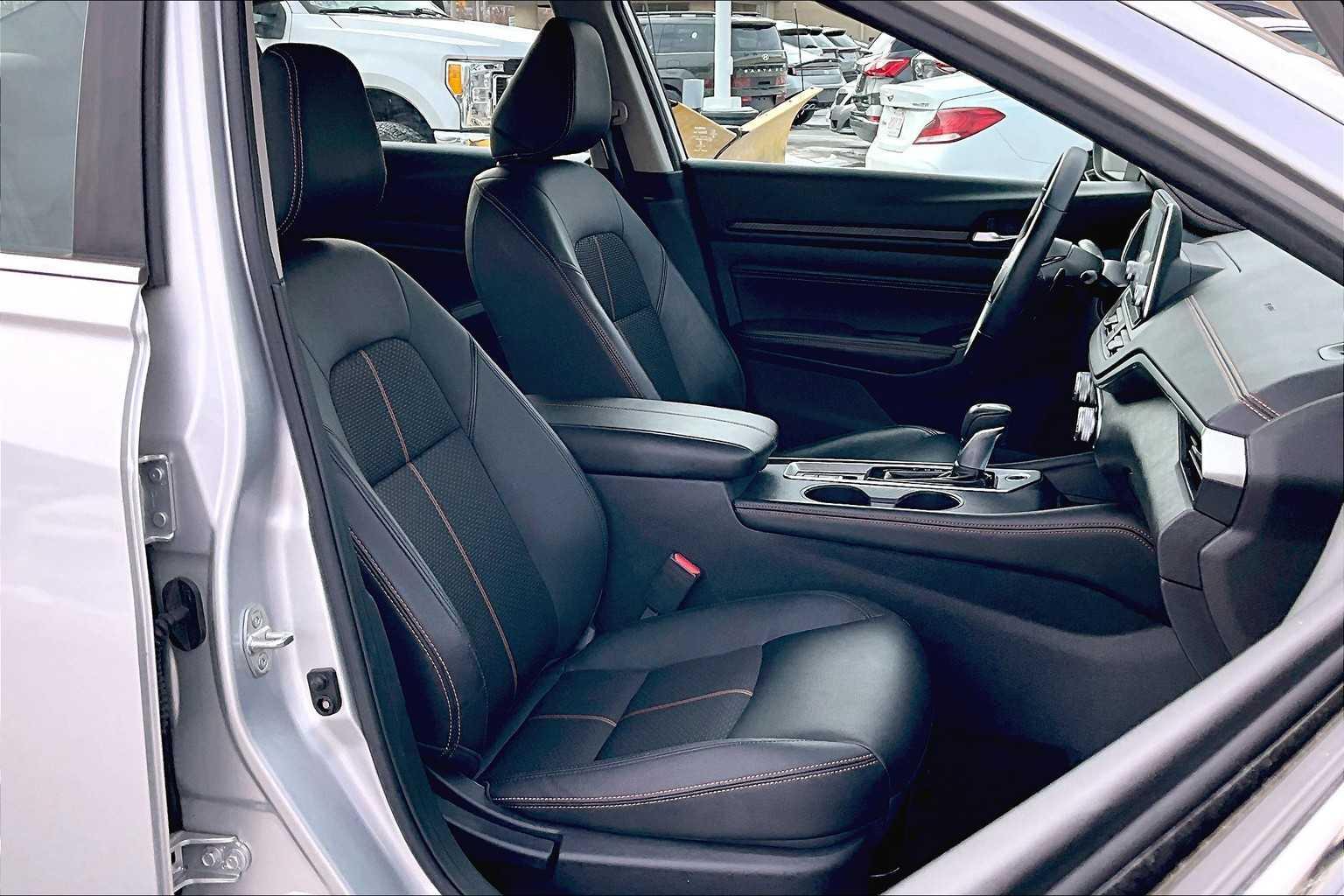 2020 Nissan Altima 2.5 SR - Photo 11