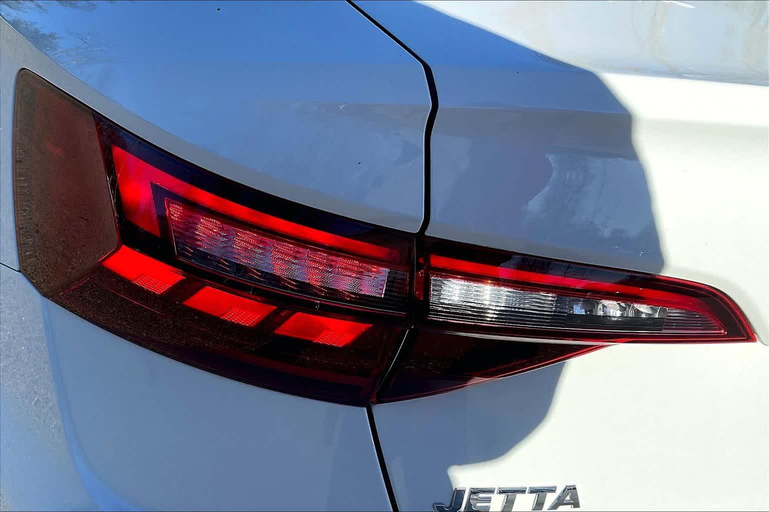 2021 Volkswagen Jetta SE - Photo 25