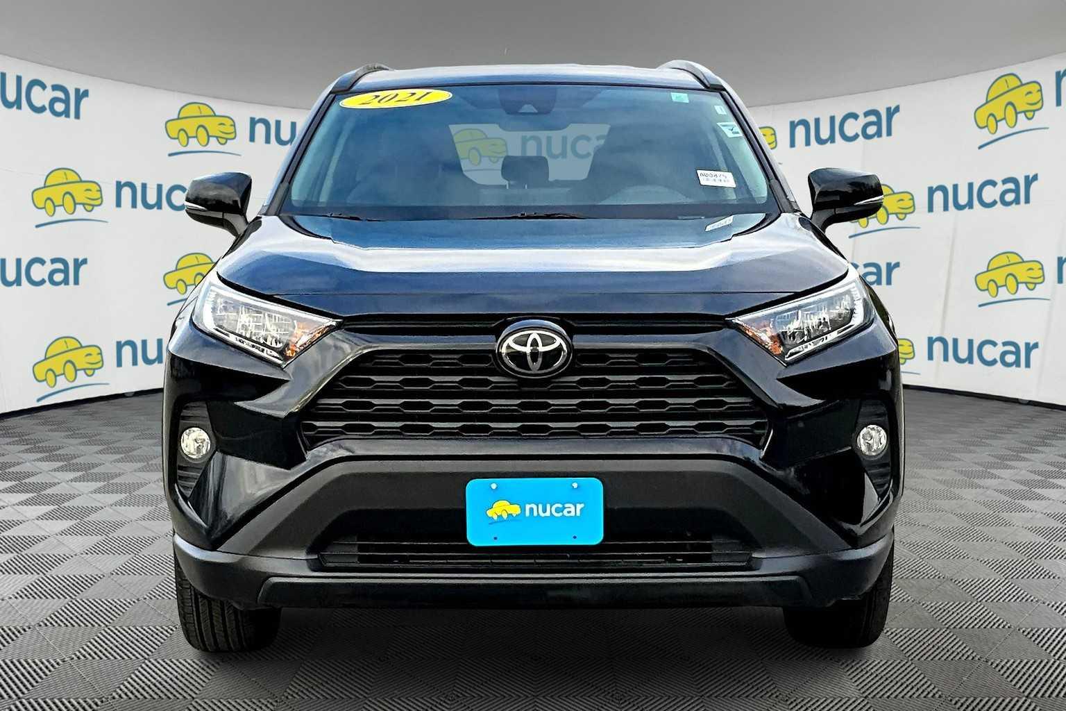 2021 Toyota RAV4 XLE - Photo 2