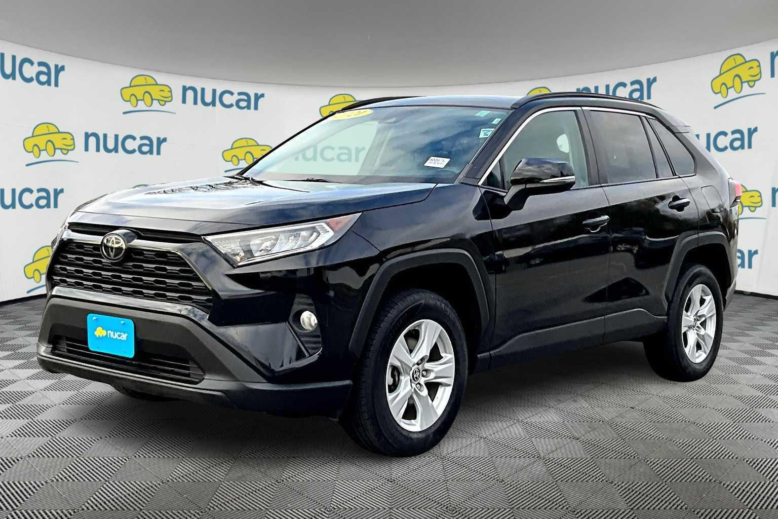 2021 Toyota RAV4 XLE - Photo 3