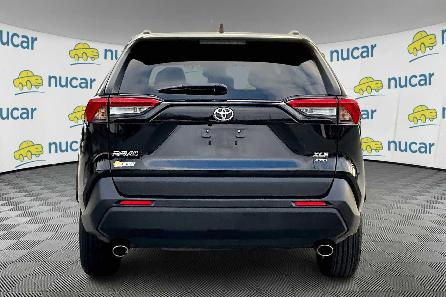 2021 Toyota RAV4 XLE - Photo 5