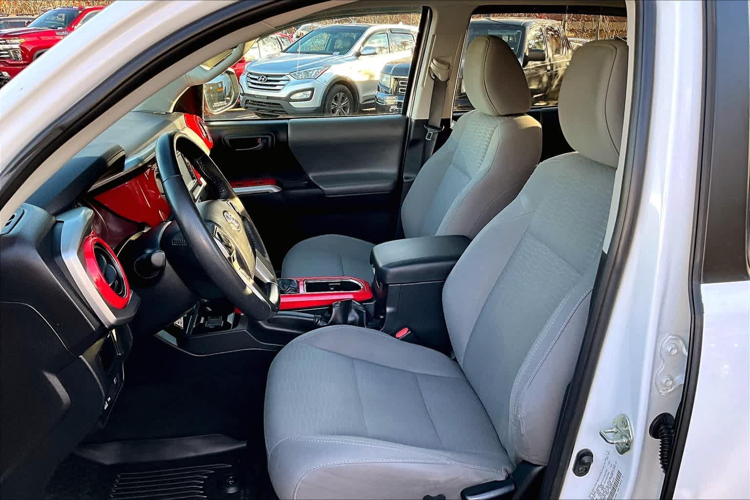 2018 Toyota Tacoma SR5 Double Cab 5 Bed V6 4x4 AT - Photo 10