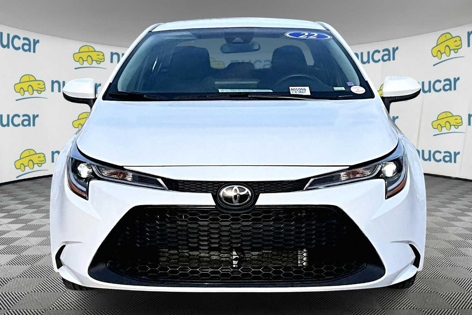 2022 Toyota Corolla LE - Photo 2