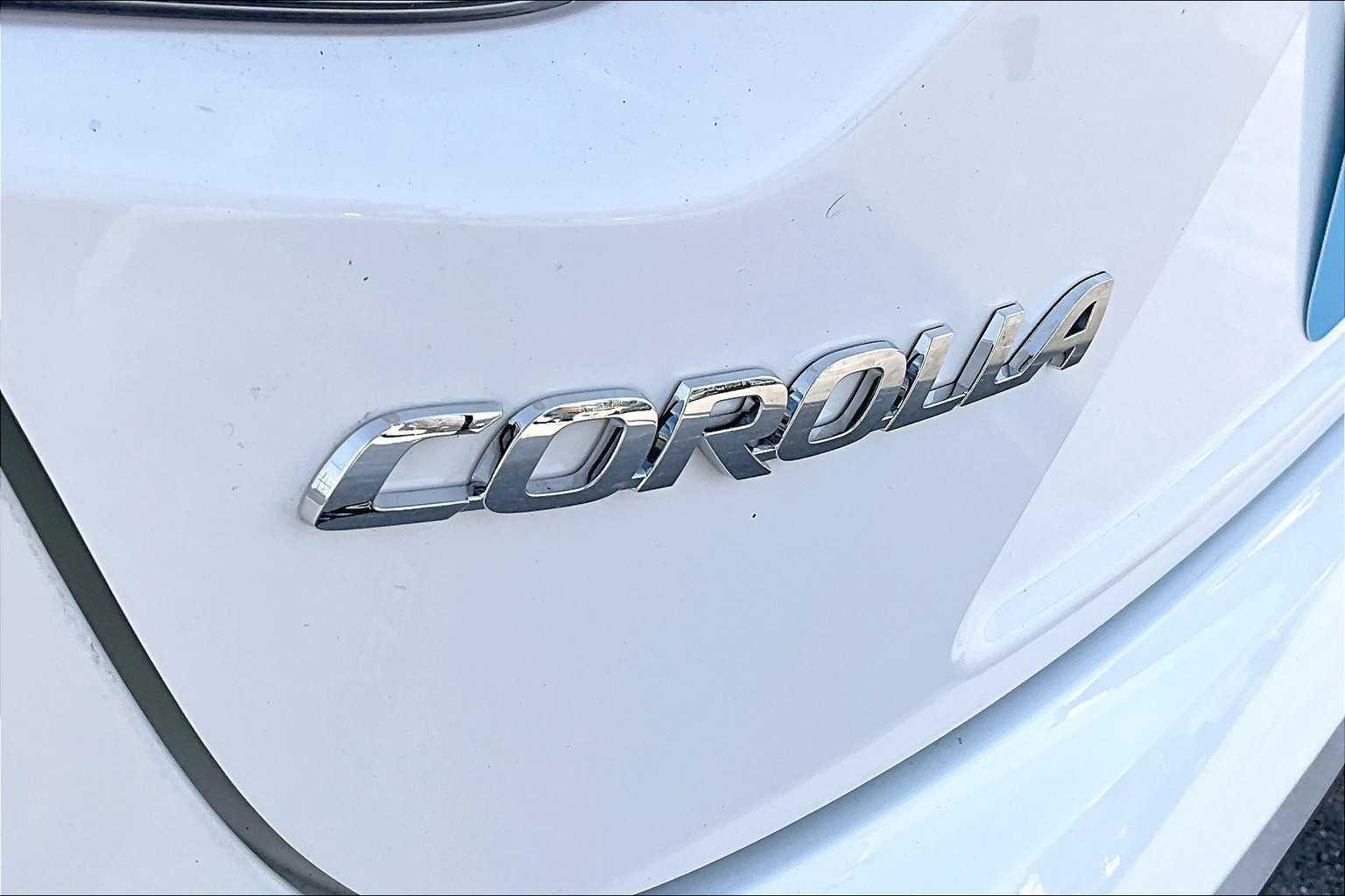 2022 Toyota Corolla LE - Photo 25