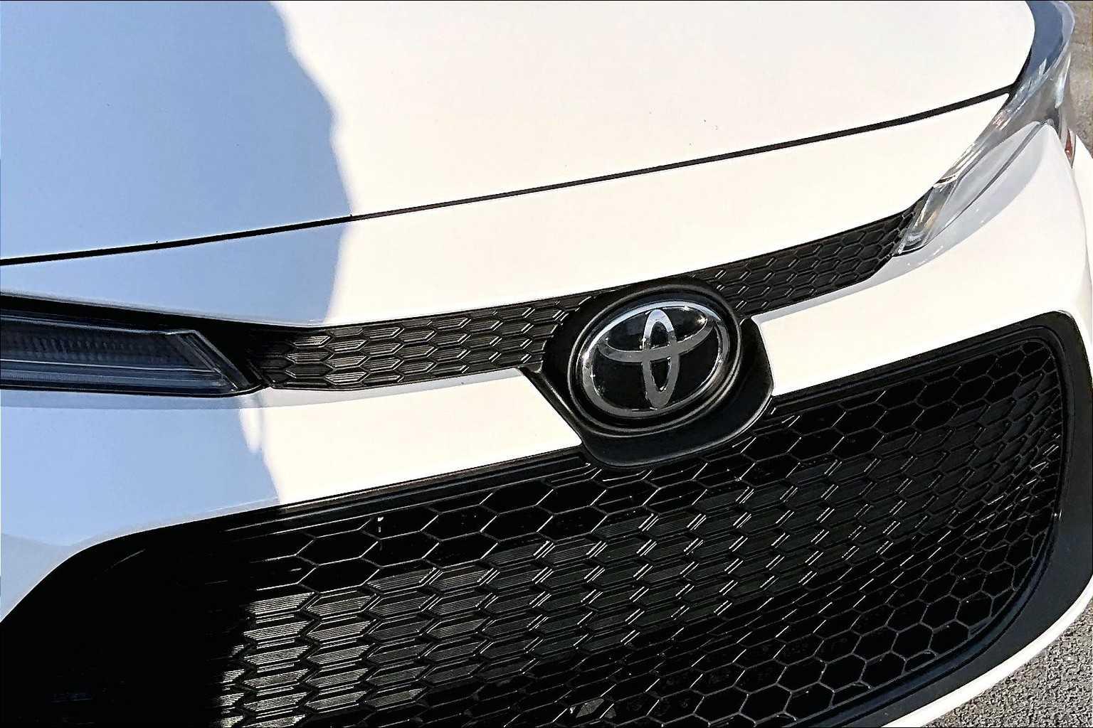 2022 Toyota Corolla LE - Photo 28