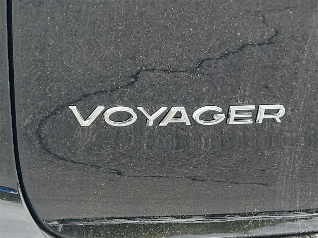 2025 Chrysler Voyager LX - Photo 20