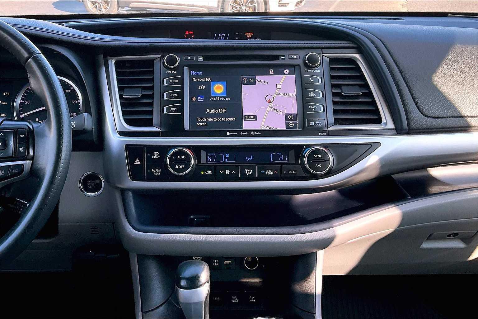 2019 Toyota Highlander XLE - Photo 18