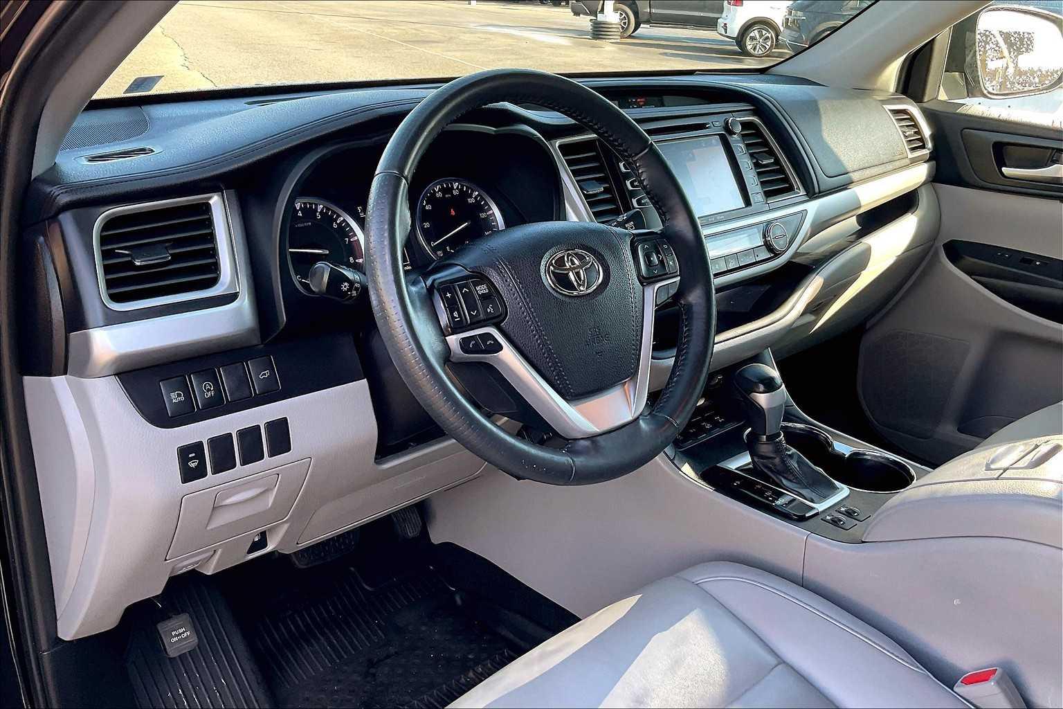 2019 Toyota Highlander XLE - Photo 8